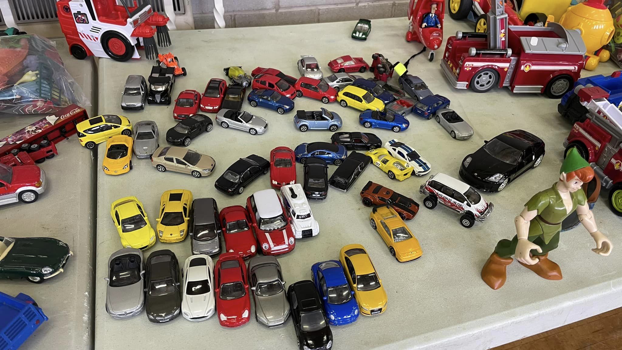 Pop up toy shop toys - matchbox and hot wheels cars